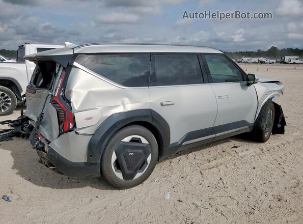KNDADFS54R6032352 2024 KIA EV9 Silver Rear right