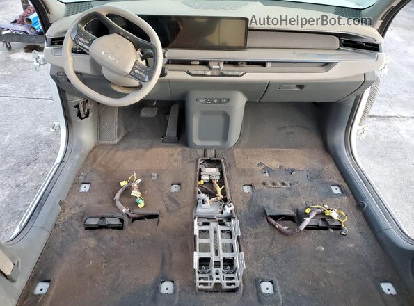KNDADFS56R6029842 2024 KIA EV9 Серебряный Вид панели приборов