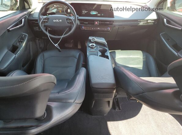 KNDC3DLC2N5079845 2022 KIA EV6 Red Dashboard view