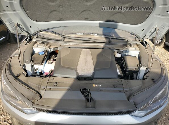 KNDC3DLC7P5122451 2023 KIA EV6 Gray Vista interior trasera