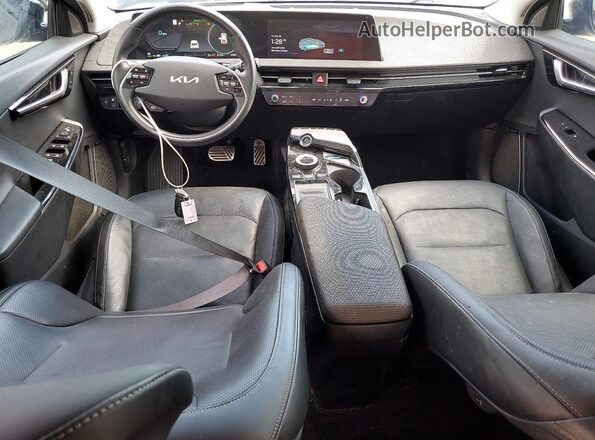 KNDC3DLCXN5027654 2022 KIA EV6 Silver Dashboard view