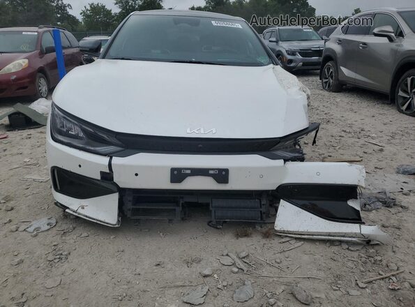 KNDC5DLE4P5106235 2023 KIA EV6 White Front view
