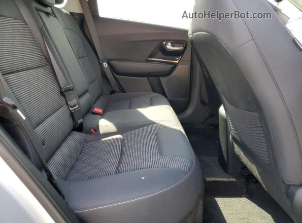 KNDCB3LC1M5471372 2021 KIA NIRO Silver Widok wnętrza z tyłu