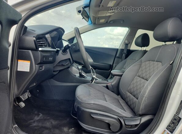 KNDCB3LC2L5395496 2020 KIA NIRO Silver Սալոնի դիմացի տեսք