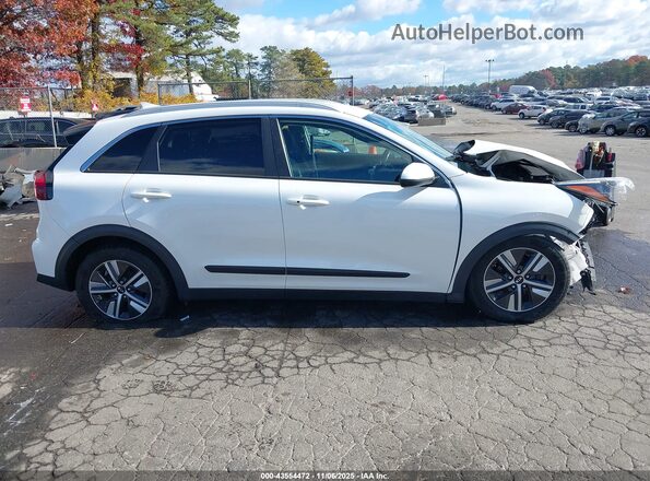 KNDCB3LC2L5436189 2020 KIA NIRO White Widok wnętrza z tyłu