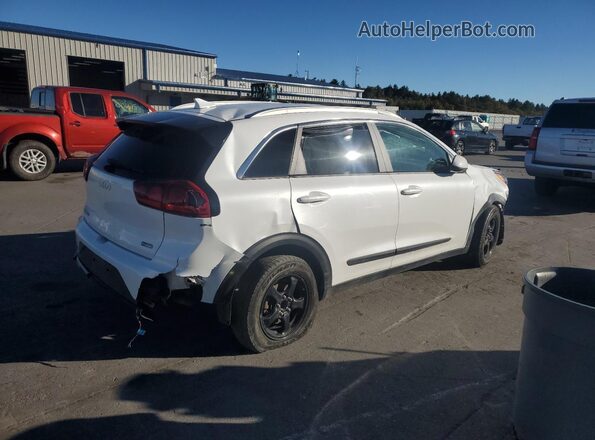 KNDCB3LC3N5510545 2022 KIA NIRO White Rear right