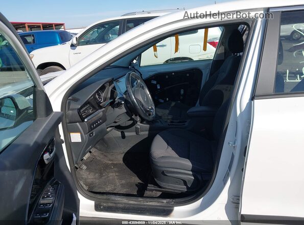 KNDCB3LC3N5533193 2022 KIA NIRO Белый Вид салона спереди