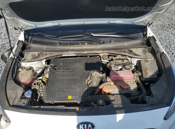 KNDCB3LC4M5463864 2021 KIA NIRO White Engine compartment view