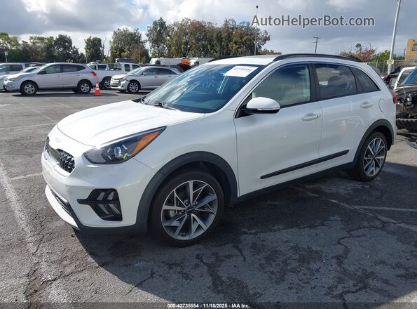 KNDCC3LC5N5531197 2022 KIA NIRO White Front left