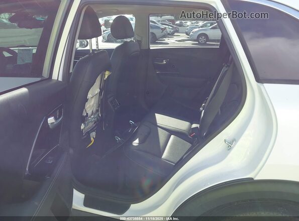 KNDCC3LC5N5531197 2022 KIA NIRO White VIN sticker view