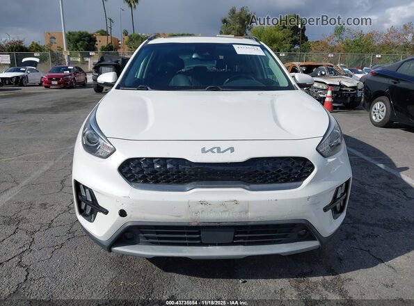 KNDCC3LC5N5531197 2022 KIA NIRO White Instrument cluster view