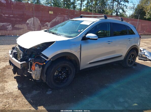 KNDCC3LD2J5203318 2018 KIA NIRO PLUG-IN HYBRID Silver Przód lewy