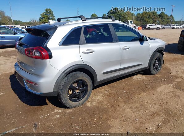 KNDCC3LD2J5203318 2018 KIA NIRO PLUG-IN HYBRID Silver Tył prawy