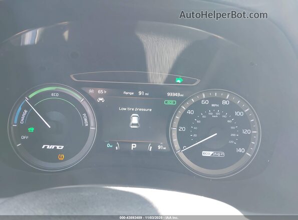 KNDCC3LD2J5203318 2018 KIA NIRO PLUG-IN HYBRID Silver Widok tylnych siedzeń