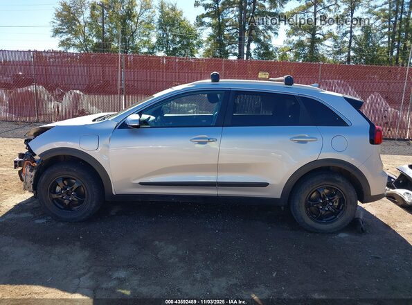 KNDCC3LD2J5203318 2018 KIA NIRO PLUG-IN HYBRID Silver 