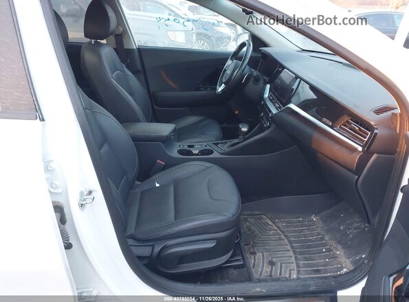 KNDCC3LD5N5523562 2022 KIA NIRO PLUG-IN HYBRID White Սալոնի դիմացի տեսք