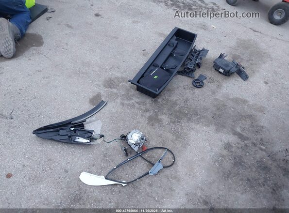 KNDCC3LD5N5523562 2022 KIA NIRO PLUG-IN HYBRID White Սարքավորումների վահանակի տեսք