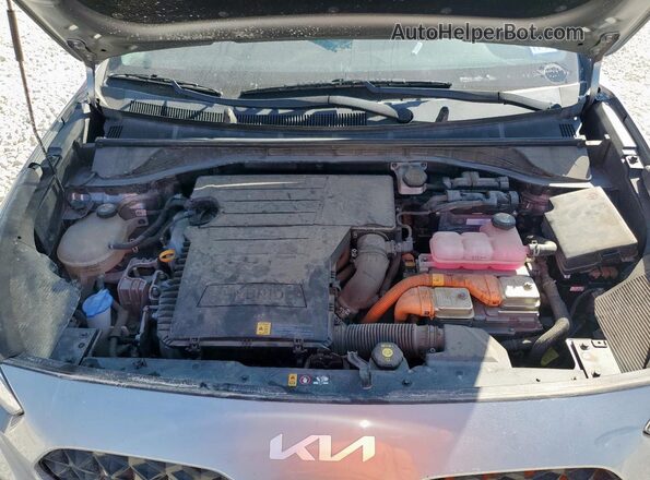 KNDCE3LC7N5495832 2022 KIA NIRO Silver Rear interior view
