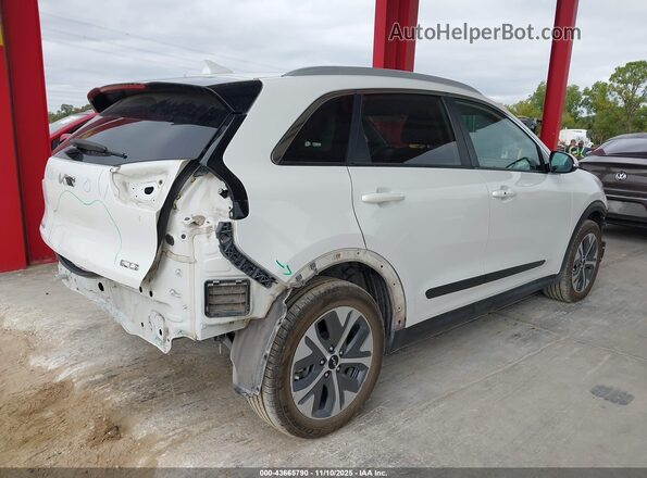 KNDCE3LG1N5145129 2022 KIA NIRO EV White 