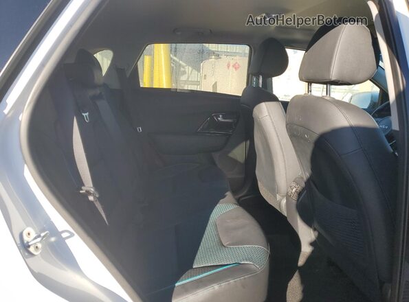 KNDCE3LG8N5136007 2022 KIA NIRO White Rear seats view