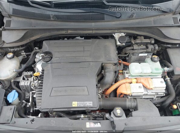 KNDCM3LD9J5144992 2018 KIA NIRO PLUG-IN HYBRID Black Rear view