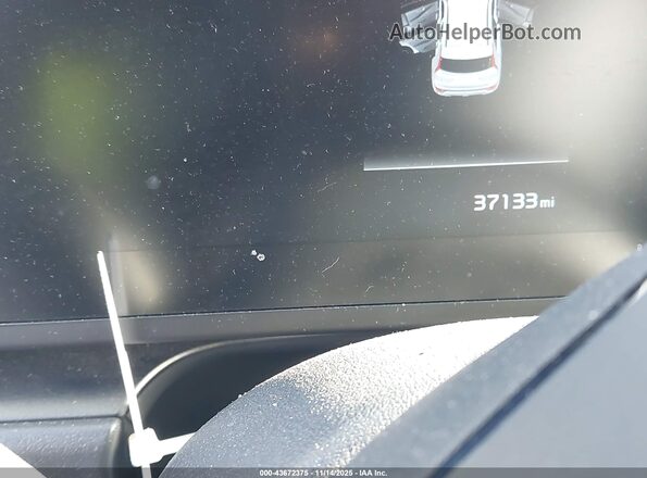 KNDCP3LE4R5155653 2024 KIA NIRO White 