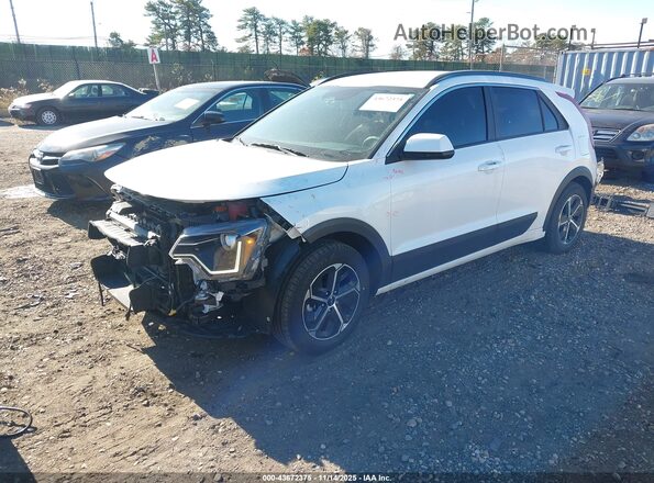 KNDCP3LE4R5155653 2024 KIA NIRO White წინა მარცხენა ხედი სამი მეოთხედიდან