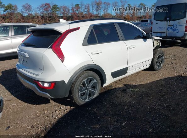 KNDCP3LE4R5155653 2024 KIA NIRO White უკანა მარჯვენა