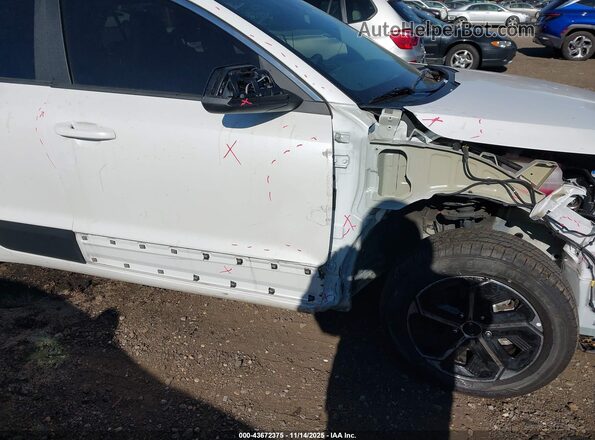 KNDCP3LE4R5155653 2024 KIA NIRO White 