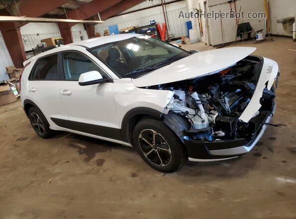 KNDCP3LEXT5319205 2026 KIA NIRO White 