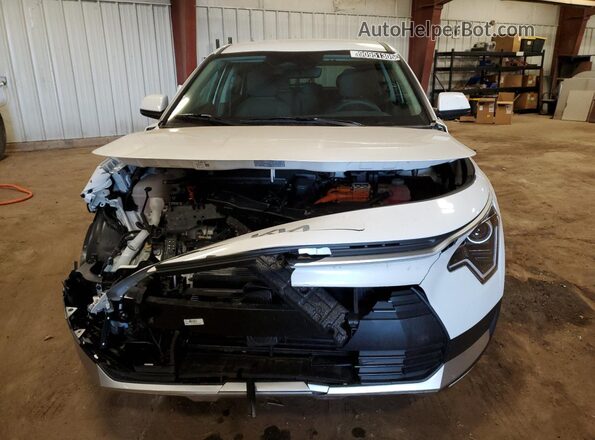 KNDCP3LEXT5319205 2026 KIA NIRO White Вид спереду