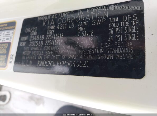 KNDCR3LE6P5049521 2023 KIA NIRO White 
