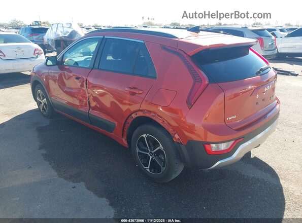 KNDCR3LE8P5093794 2023 KIA NIRO Оранжевый Задняя левая четверть