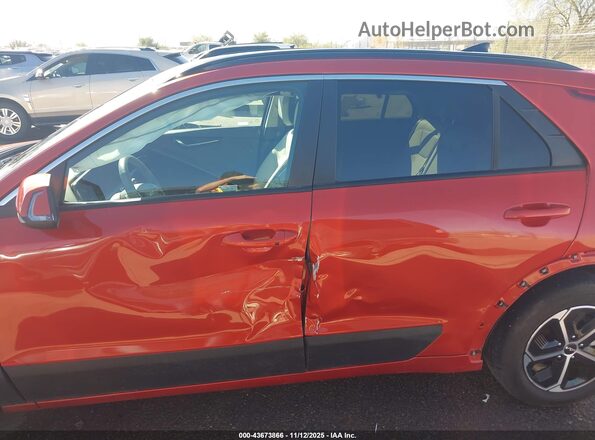 KNDCR3LE8P5093794 2023 KIA NIRO Оранжевый Панорамный вид салона 360°