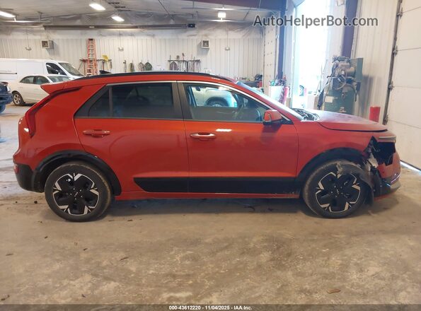 KNDCT3L11P5031636 2023 KIA NIRO EV Orange Вид задньої частини салону