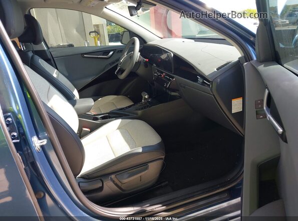 KNDCT3LE8S5223891 2025 KIA NIRO Blue Front interior view