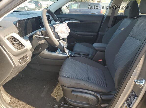 KNDEPCAA0S7769005 2025 KIA SELTOS Серебряный Вид салона спереди