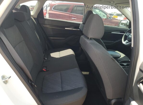KNDEPCAA4M7232530 2021 KIA SELTOS White 
