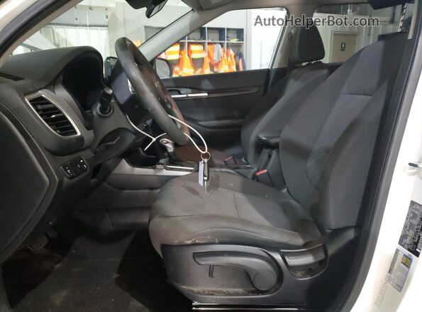 KNDEPCAA7N7284025 2022 KIA SELTOS Белый Вид салона спереди