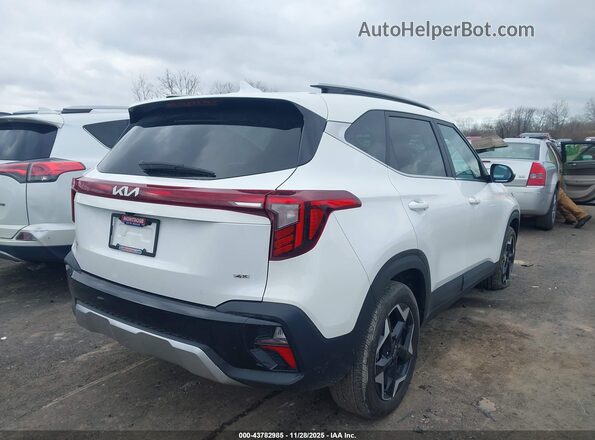 KNDERCAA0R7472000 2024 KIA SELTOS Белый Задняя правая четверть