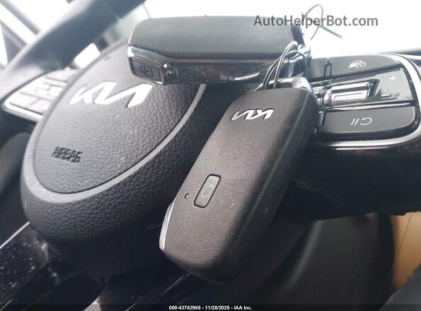 KNDERCAA0R7472000 2024 KIA SELTOS Белый Вид панели приборов