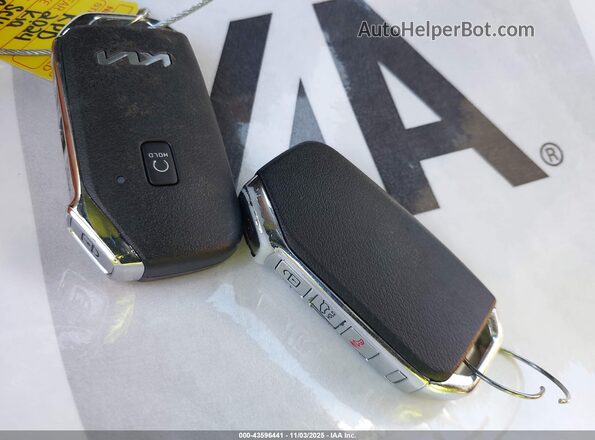 KNDETCA75R7640820 2024 KIA SELTOS Gray Vista del salpicadero
