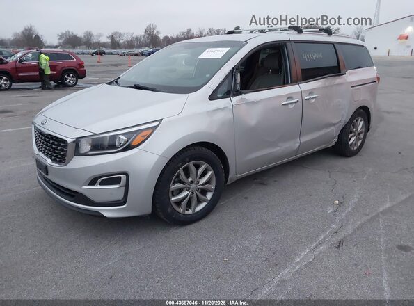 KNDMB5C10L6609104 2020 KIA SEDONA Серебряный Передняя левая четверть