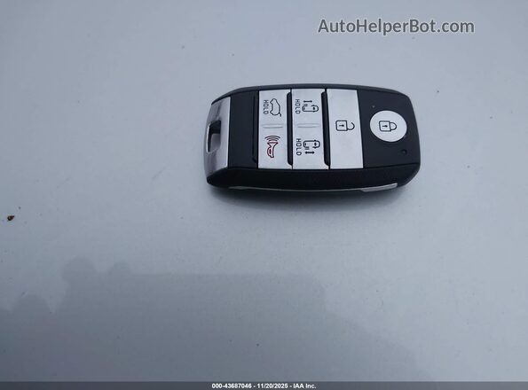 KNDMB5C10L6609104 2020 KIA SEDONA Серебряный Вид панели приборов