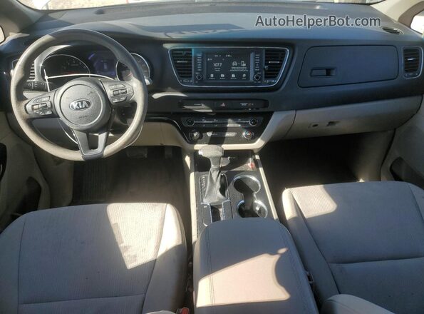 KNDMB5C11M6667594 2021 KIA SEDONA Silver Vista del salpicadero