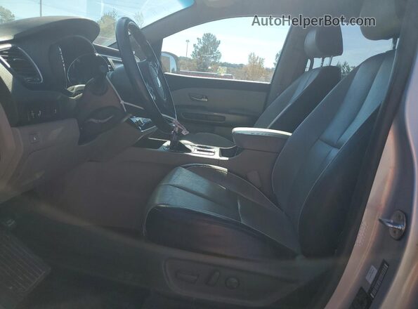 KNDMB5C14L6576222 2020 KIA SEDONA Серебряный Вид салона спереди