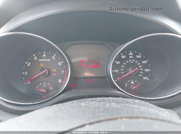 KNDMB5C17G6102884 2016 KIA SEDONA Dark Blue Widok tylnych siedzeń