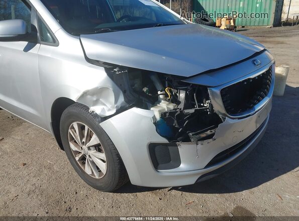 KNDMB5C17G6179738 2016 KIA SEDONA Серебряный Вид спереди