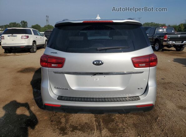 KNDMB5C17K6556531 2019 KIA SEDONA Silver უკანა ხედი
