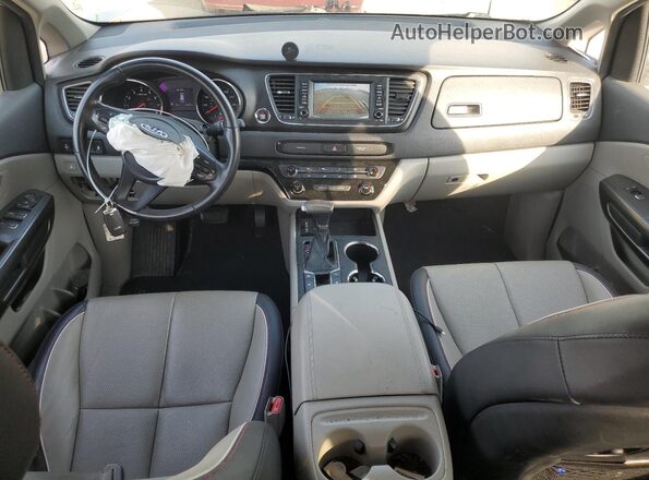 KNDMB5C17K6556531 2019 KIA SEDONA Silver წინა პანელის ხედი